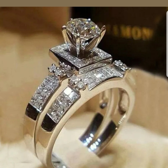 18k white gold Plated white diamond ring - Picture 2 of 3